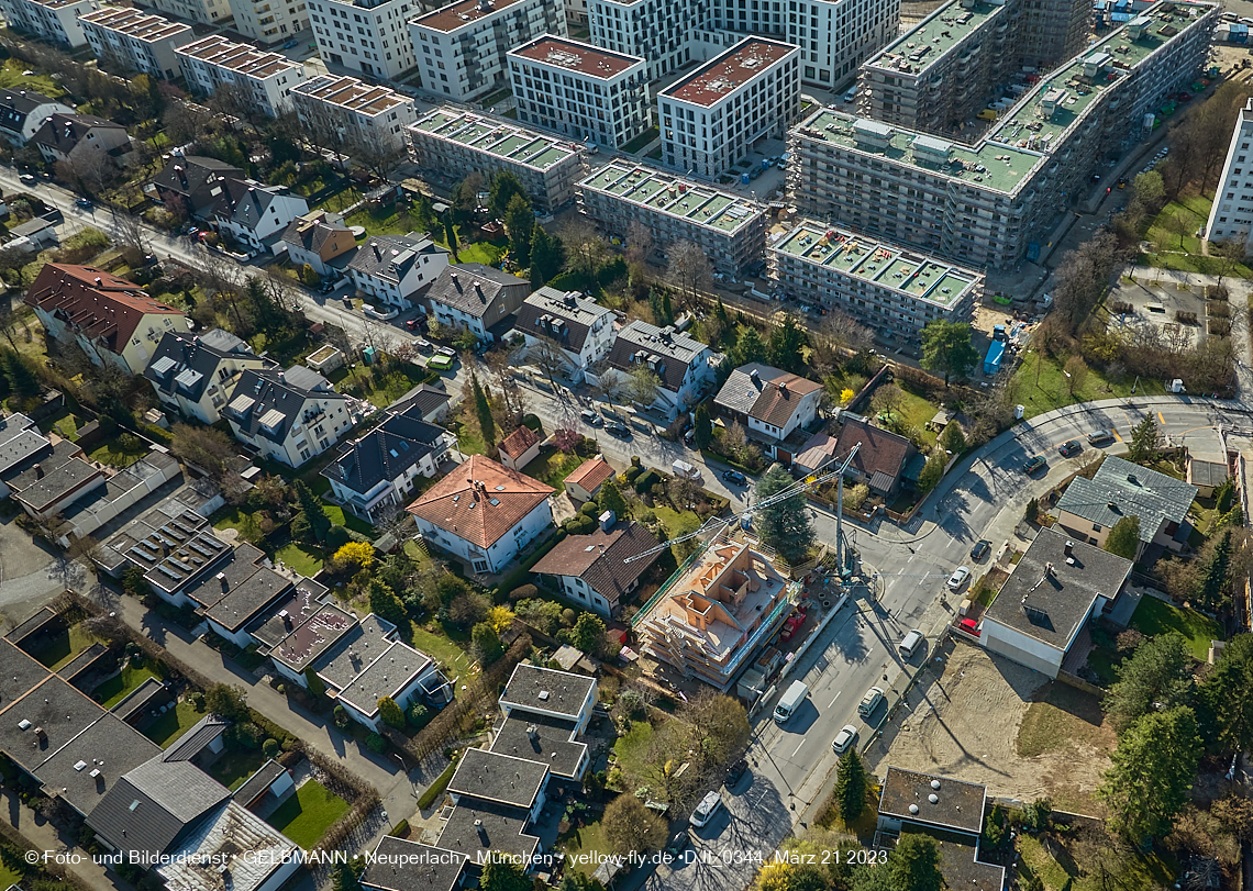 21.03.2023 - Luftbilder von der Baustelle Niederalmstraße 16 in Neuperlach